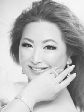 垣岡敦子（ソプラノ） Atsuko Kakioka